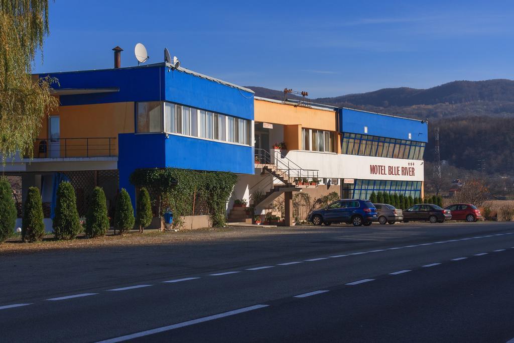 Motel Blue River Кэлимэнешти Экстерьер фото